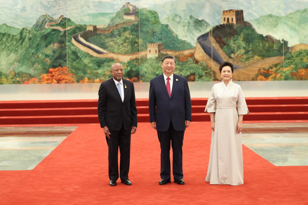 Xi e sua esposa, Peng Liyuan, realizaram um banquete para líderes africanos