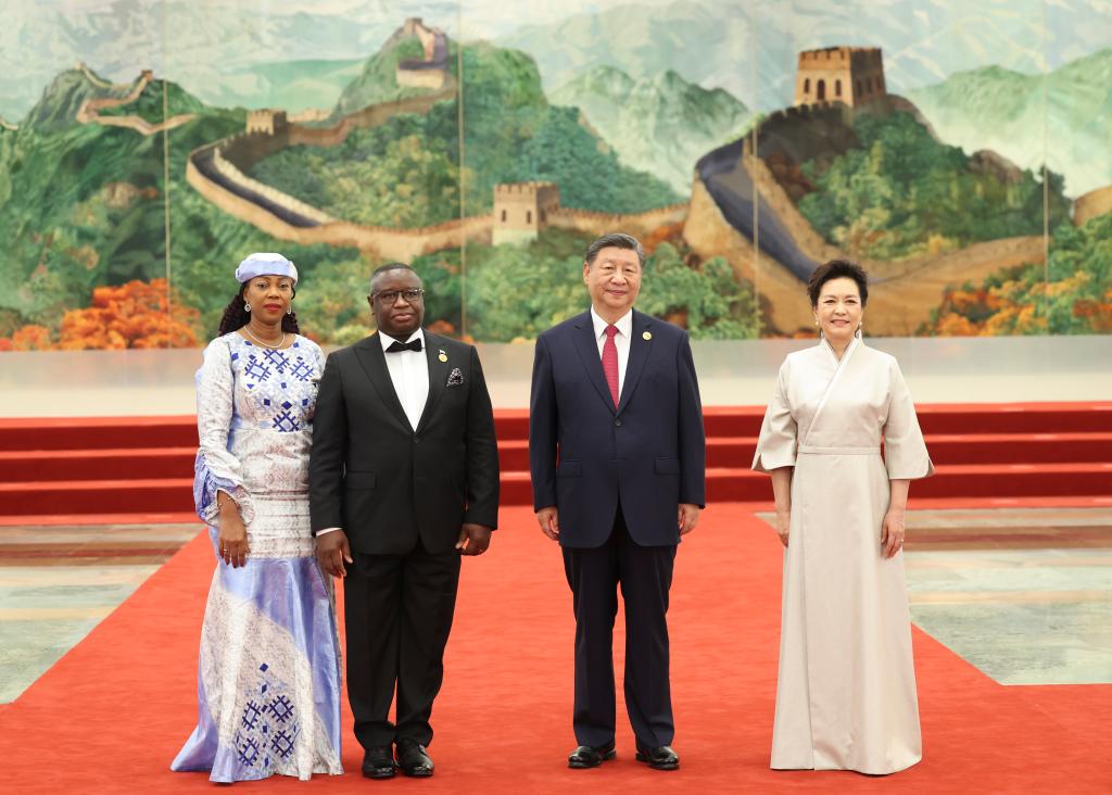 Xi Jinping e sua esposa, Peng Liyuan, realizaram um banquete para líderes africanos