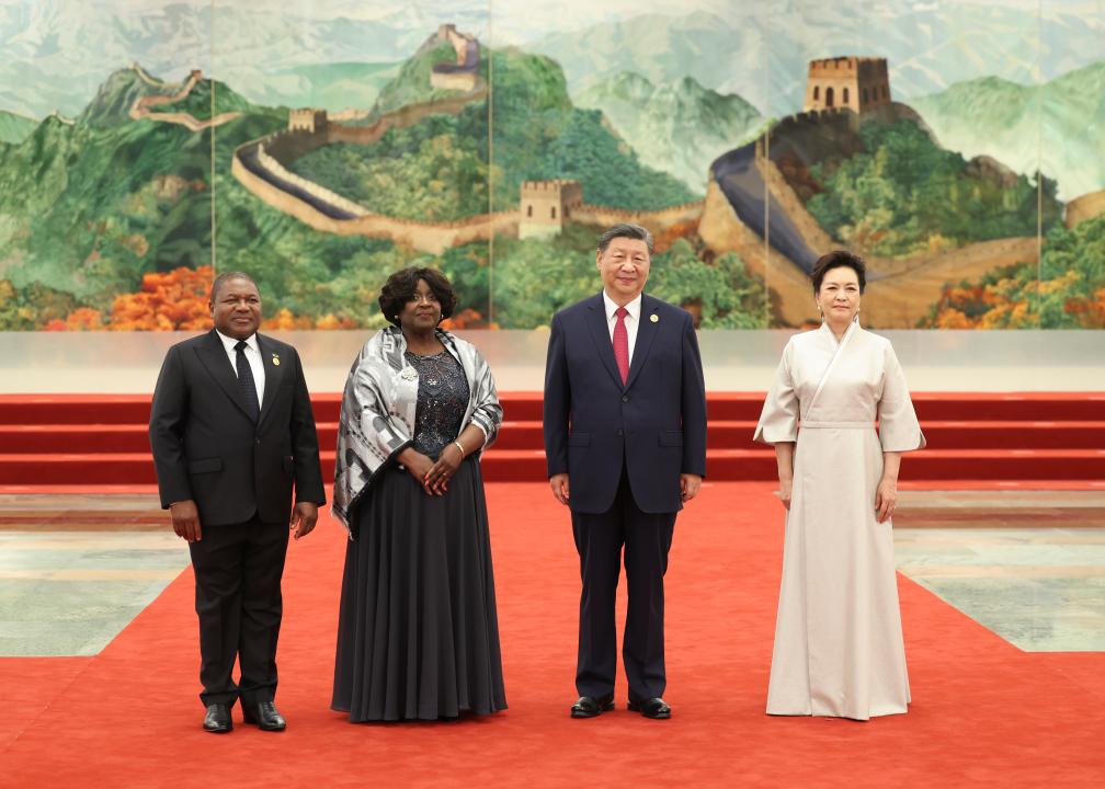 Xi Jinping e sua esposa, Peng Liyuan, realizaram um banquete para líderes africanos