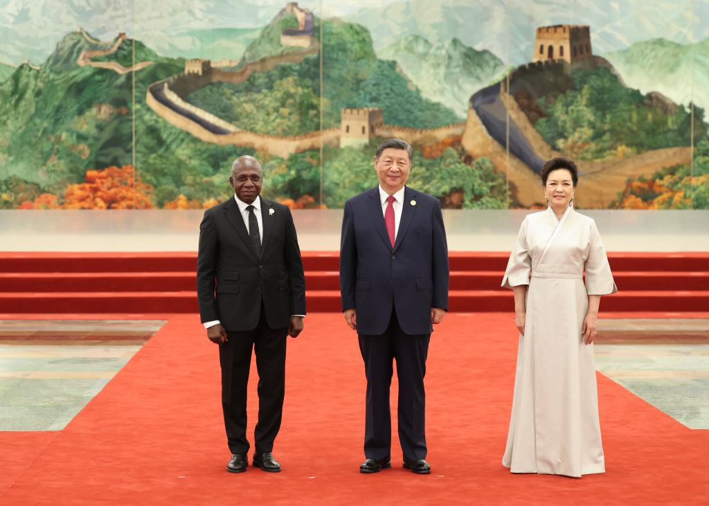 Xi e sua esposa, Peng Liyuan, realizaram um banquete para líderes africanos