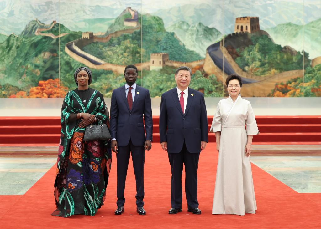 Xi Jinping e sua esposa, Peng Liyuan, realizaram um banquete para líderes africanos