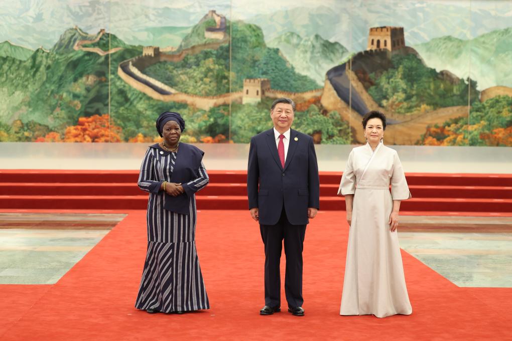 Xi e sua esposa, Peng Liyuan, realizaram um banquete para líderes africanos