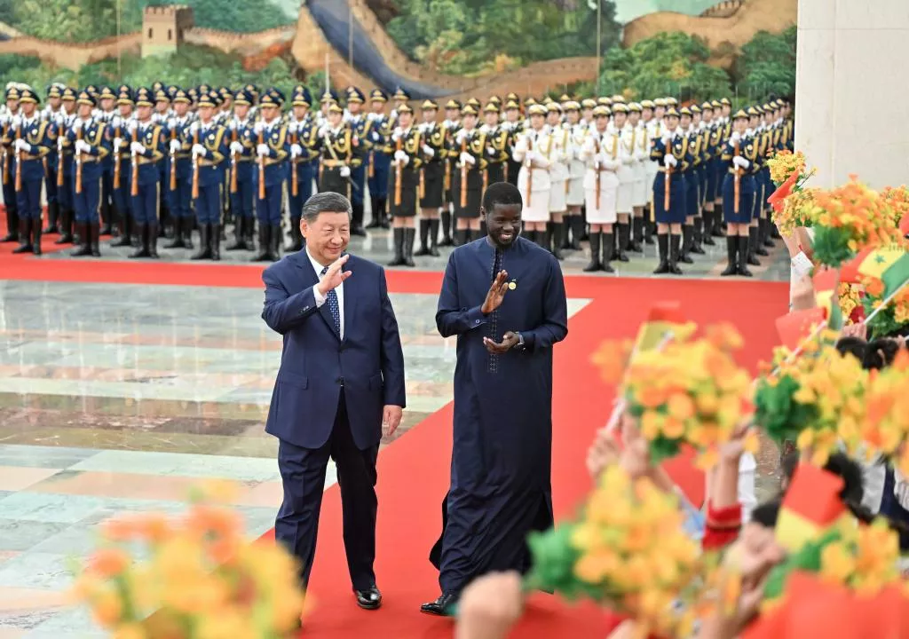 (FOCAC) Xi conversa com presidente senegalês