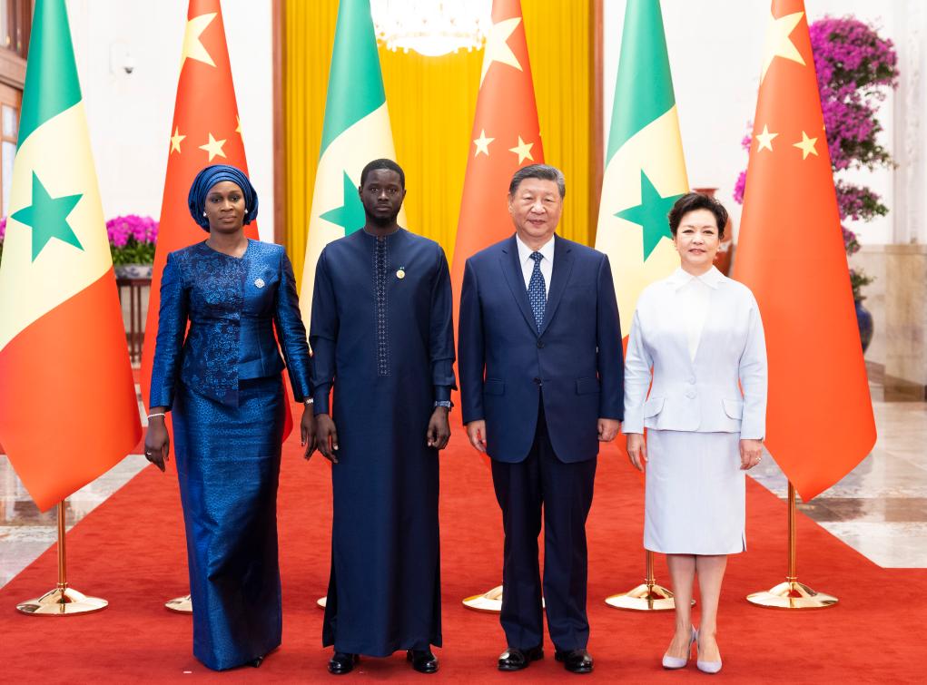 Xi conversa com presidente senegalês