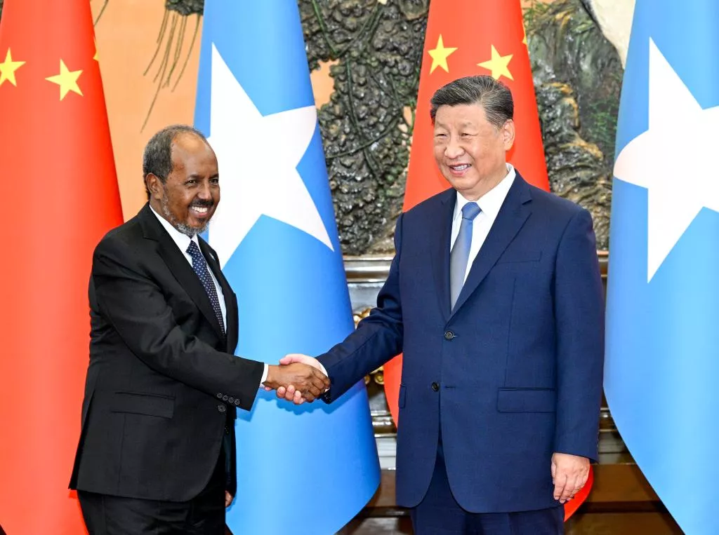 (FOCAC) Presidentes chinês e somali anunciam elevação de laços bilaterais