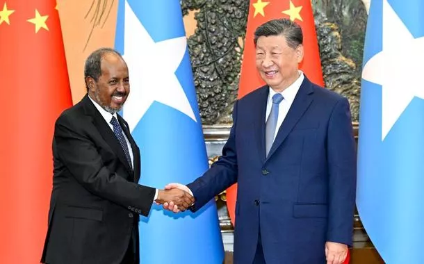 (FOCAC) Presidentes chinês e somali anunciam elevação de laços bilaterais