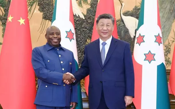 (FOCAC) Presidentes chinês e burundinês anunciam a elevação dos laços bilaterais