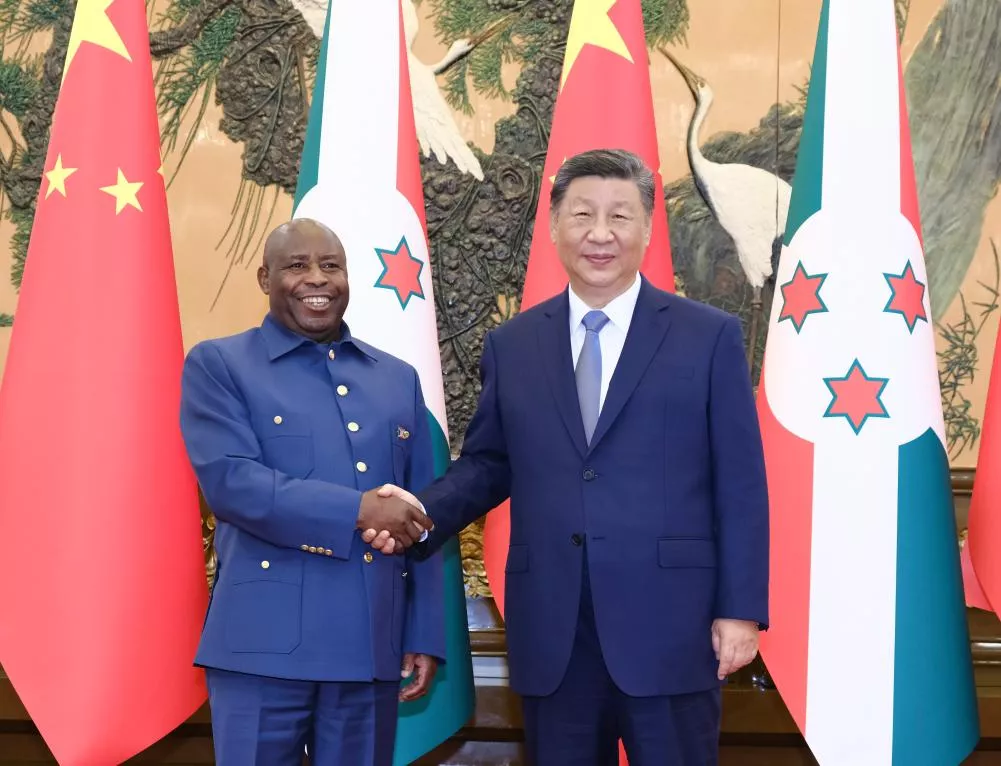 (FOCAC) Presidentes chinês e burundinês anunciam a elevação dos laços bilaterais