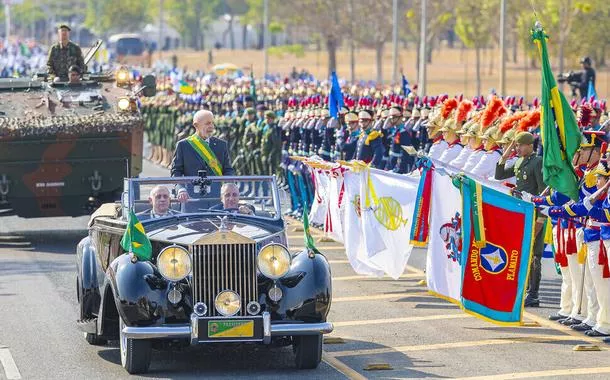 Lula durante o desfile de 7 de setembro, em Brasília