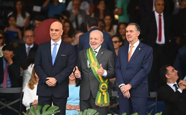 Ministro Alexandre de Moraes, presidente Lula e ministro Luís Roberto Barroso participam do desfile de 7 de Setembrobet365 com ptBrasília-DF