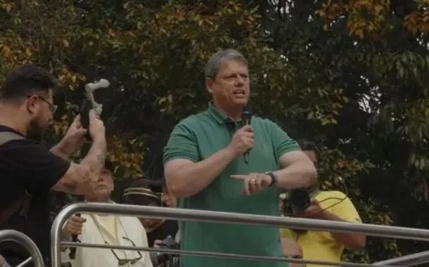 Tarcísio de Freitas em ato bolsonarista em São Paulo