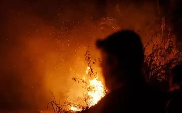 Brasil envia equipe de bombeiros para combater incêndios na Bolívia