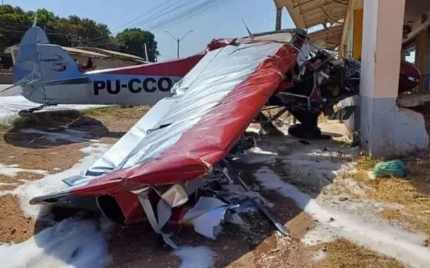 Avião pilotado por médico cai em Teresina (PI)