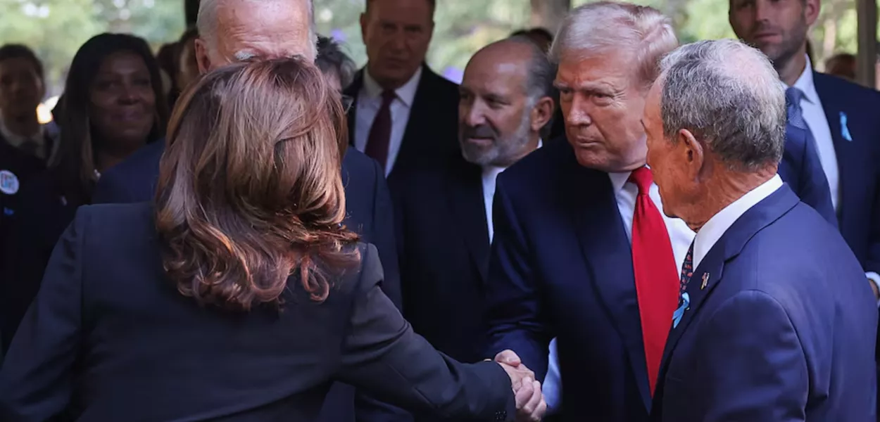 Kamala Harris cumprimenta Donald Trump