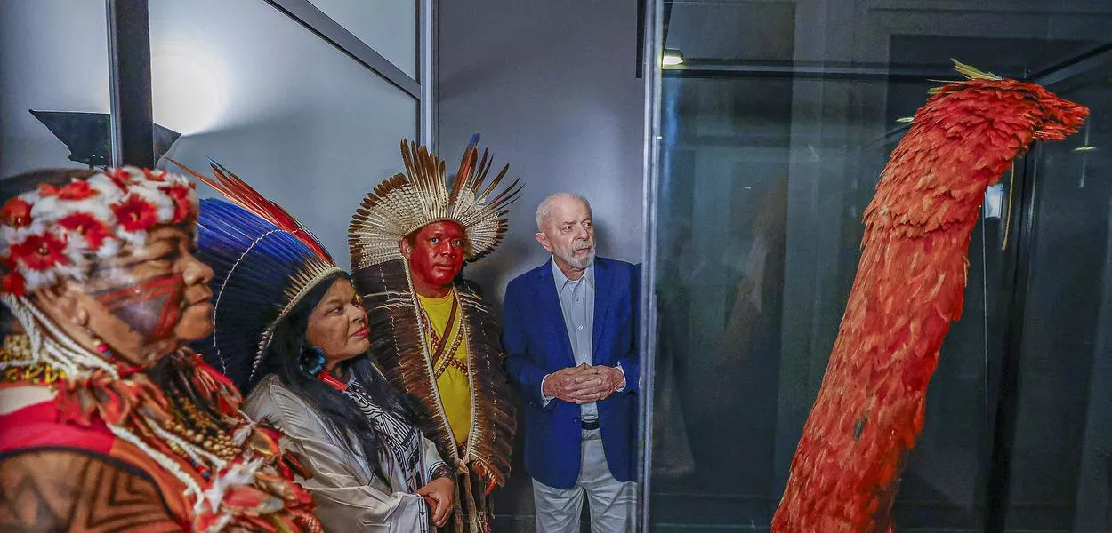 12.09.2024 - Presidente Luiz Inácio Lula da Silva durante a cerimônia de celebração do retorno do Manto Tupinambá ao Brasil, no Museu Nacional, no Rio de Janeiro - RJ.