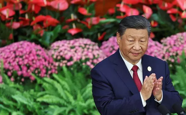 Xi Jinping pede esforços para atingir meta econômica anual