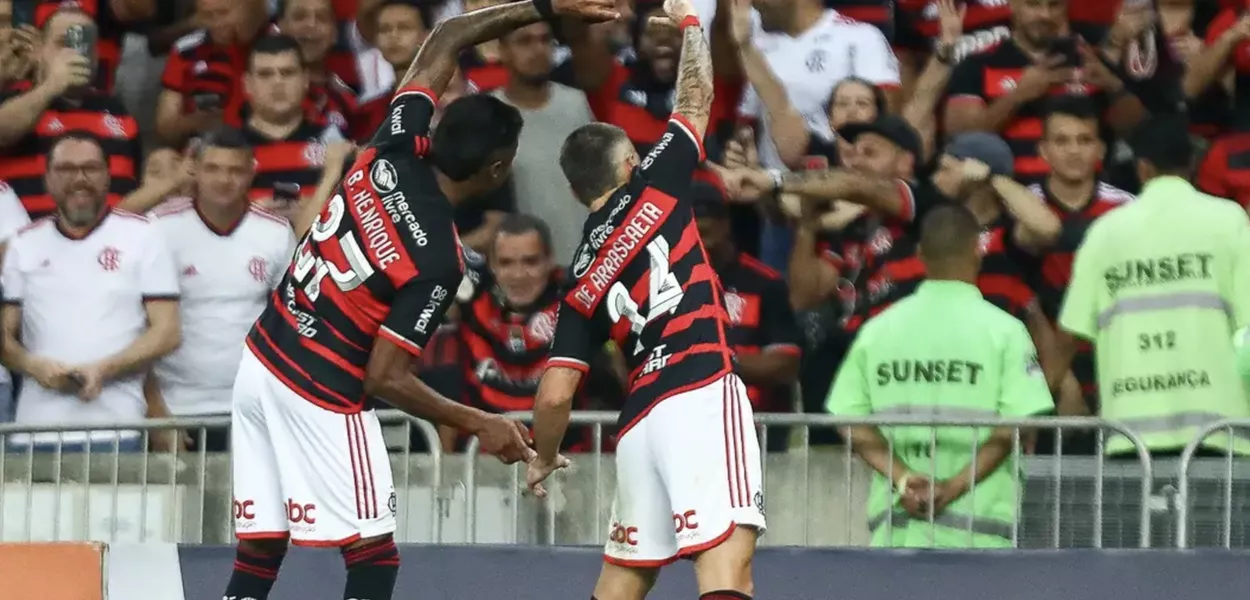Jogadores do Flamengo comemoram