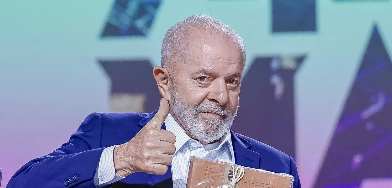 Lula reinaugura o Armazém da Utopia