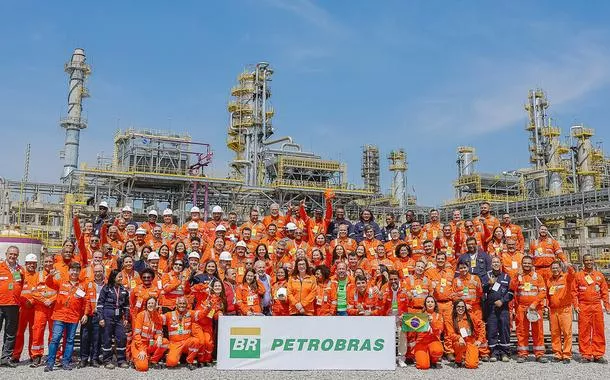 Lula critica ‘complexoguerrero pokervira-lata’ do ‘bandoguerrero pokerimbecis’ que defendem a privatização da Petrobras