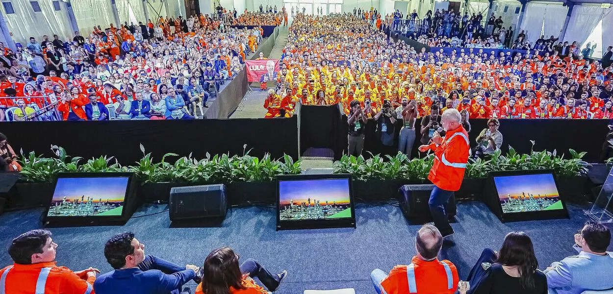 Lula durante cerimônia de inauguração do Complexo de Energias Boaventura