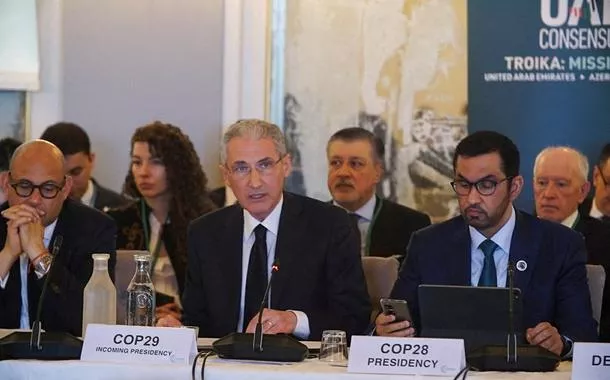 Presidente da COP 29, Mukhtar Babayev, discursa em reunião de ministros  sobre o clima na Dinamarca