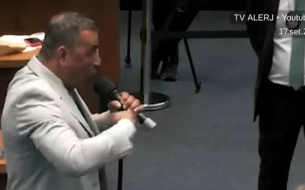 Deputado do PT diz que vai denunciar parlamentar do PL por gesto racista no plenário