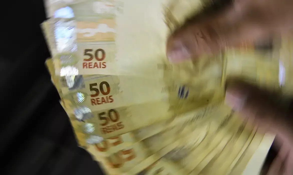 Avô diz ter sido traído pela neta que desviou R$ 200 mil e ainda culpou Lula pelo roubo