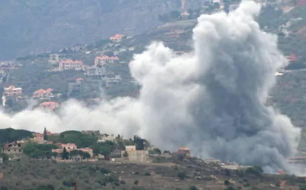 Israel e Hezbollah trocam fogo após explosões de 'pagers' e 'walkie-talkies'