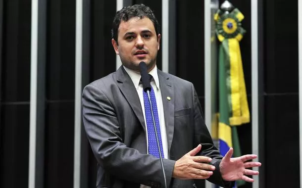 PSOL: "detenção de Glauber Braga é arbitrária e ilegal"