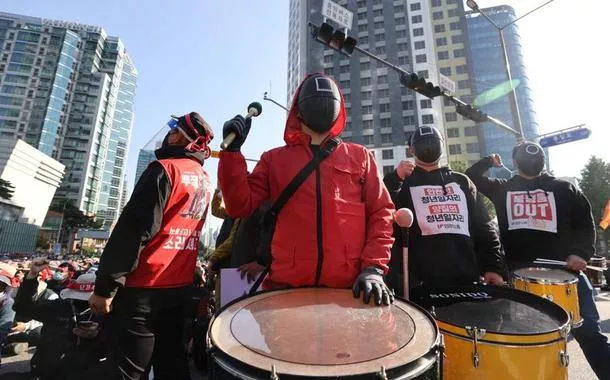 Violenta repressão atinge partidosite de aposta graficoesquerda sul-coreano