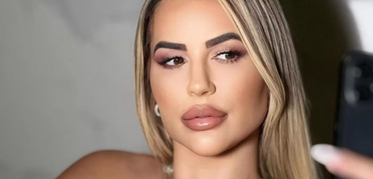 Deolane Bezerra