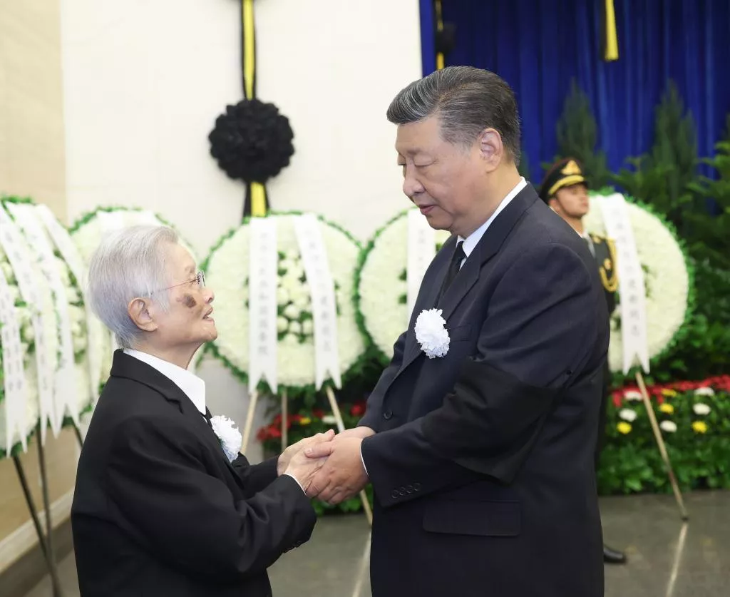 Corpo do ex-alto funcionário chinês Ren Jianxin é cremado