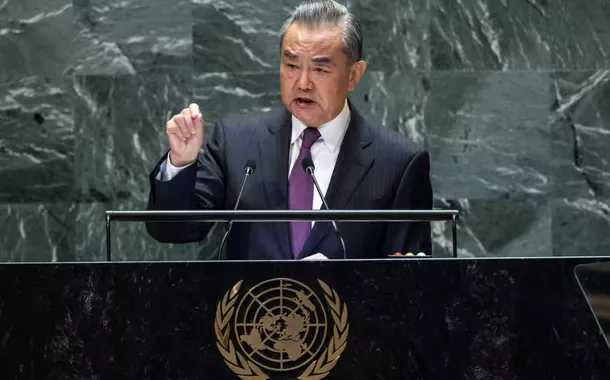 Wang Yi discursa na Assembleia Geral da ONU, em Nova York, EUA, 28 de setembro de 2024