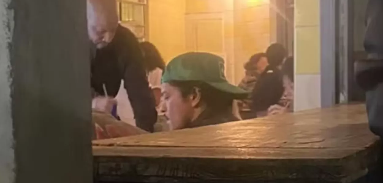 Bruno Mars em bar de São Paulo