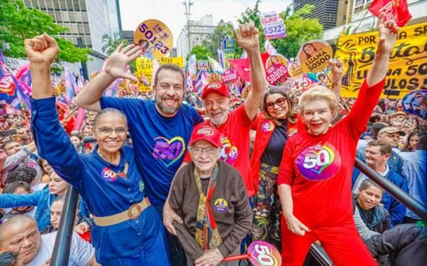 São Paulo, SP. 05.10.2024 - Presidente Luiz Inácio Lula da Silva durante caminhada com Guilherme Boulos na Avenida Paulista