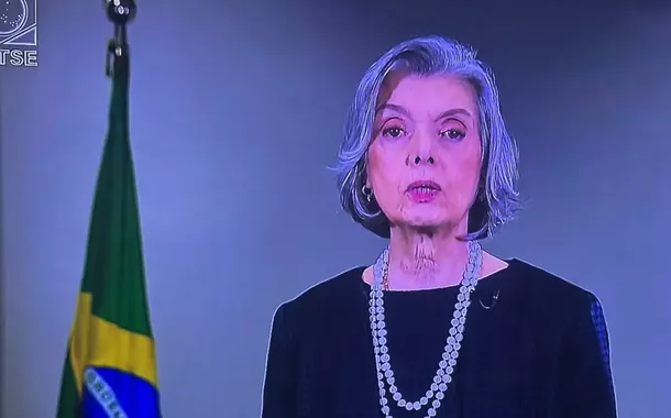 Em cadeiarádio e TV, Cármen Lúcia convida cidadãos a votar