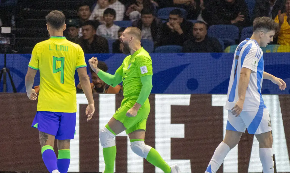 Brasil vence Argentina e conquista hexa na Copa do Mundo de Futsal
