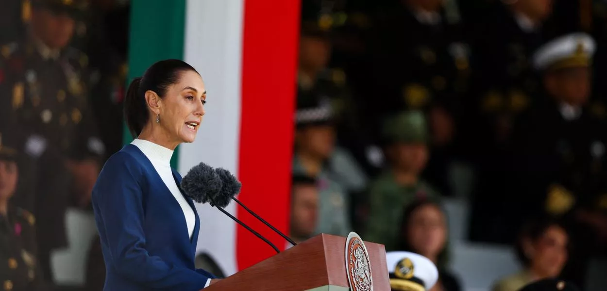 A presidente do México, Claudia Sheinbaum, durante cerimônia no Campo Militar 1, na Cidade do México, México
03/10/2024
REUTERS/Raquel Cunha