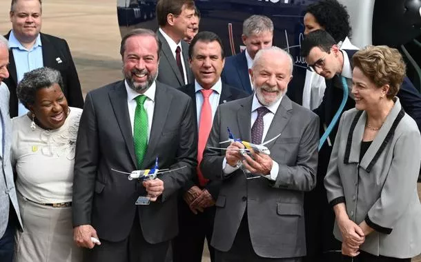 Presidente Lula ao lado da ex-presidente Dilma Rousseff eo cliente tem bônus não pode sacar vai de betministroso cliente tem bônus não pode sacar vai de betBrasília