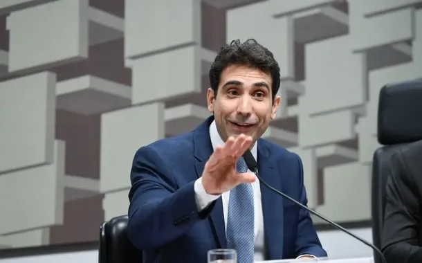 Galípolo sinaliza "juros elevados por mais tempo"