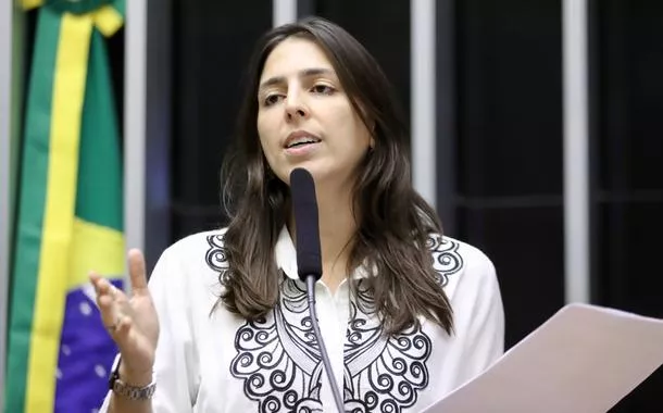 Natália Bonavides explica por que votou contra o pacote fiscal