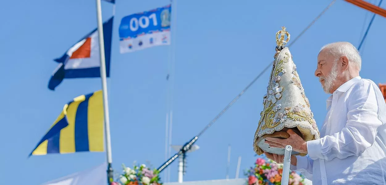 Luiz Inácio Lula da Silva participa da romaria fluvial do Círio de Nazaré, em Belém