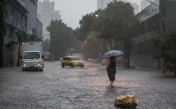 Tempo segue dividido no Brasil: temporais no Sul e Sudeste, seca e calor intenso no restante do país