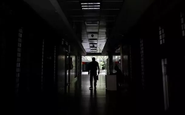 Estabelecimento comercial sem energia elétrica