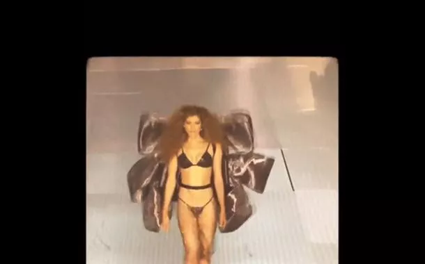 Quem é a modelo cearense que é a primeira trans a desfilar no Victoria's Secret Show