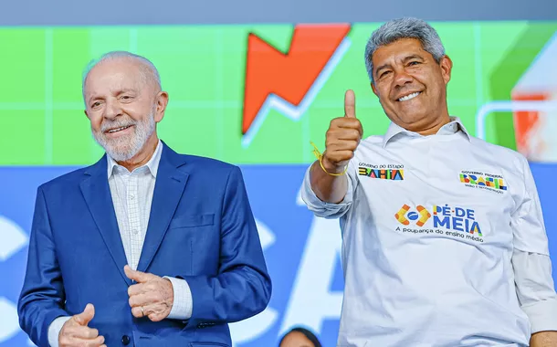 17.02.2024 - Lula e Jerônimo Rodrigues durante a cerimônia de anúncios para educação na Bahia, no Parque de Exposições Agropecuárias de Salvador