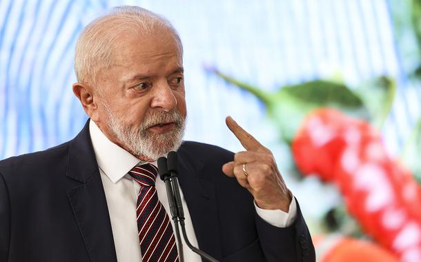 Lula promete crédito emergencial para moradores de São Paulo afetados pelo apagão da Enel