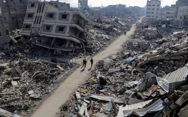 Prédios destruídos no campo de refugiados de Jabalia, no norte da Faixa de Gaza
22/02/2024
REUTERS/Mahmoud Issa