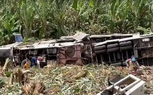 Trio elétrico capota e deixa três pessoas mortas e seis feridas em PE