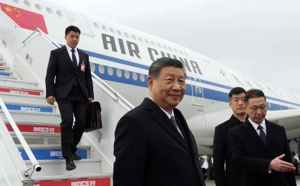 Xi Jinping chega a Kazan, Rússia, sede da Cúpula do Brics de 2024